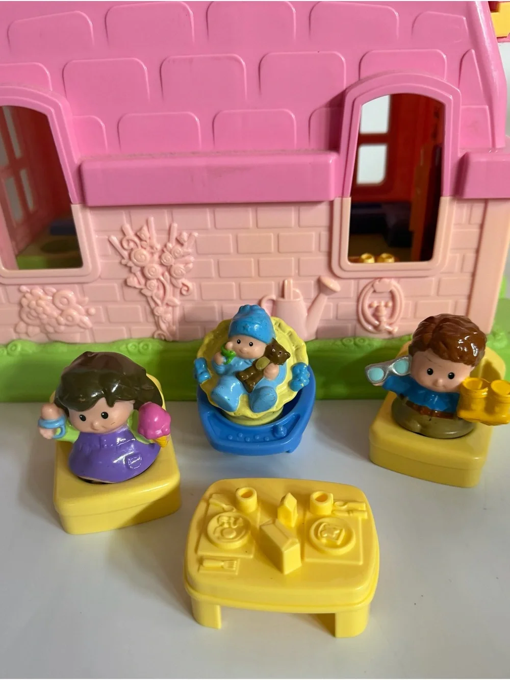 Fisher-Price Little People Happy Sounds Home Dollhouse